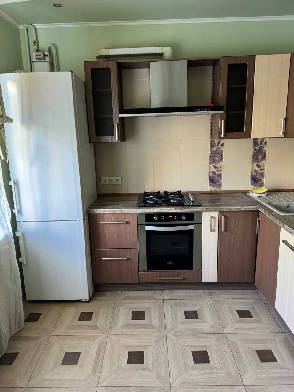 Продаж 3-квартиры Бабкина 87 м², 1-й этаж, евроремонт, мебель и техника