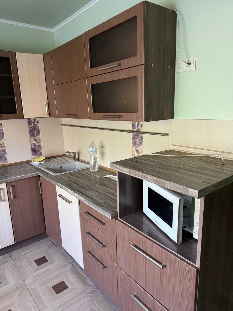 Продаж 3-квартиры Бабкина 87 м², 1-й этаж, евроремонт, мебель и техника