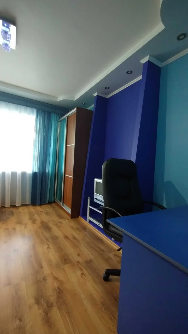 Продаж 3-квартиры Бабкина 87 м², 1-й этаж, евроремонт, мебель и техника