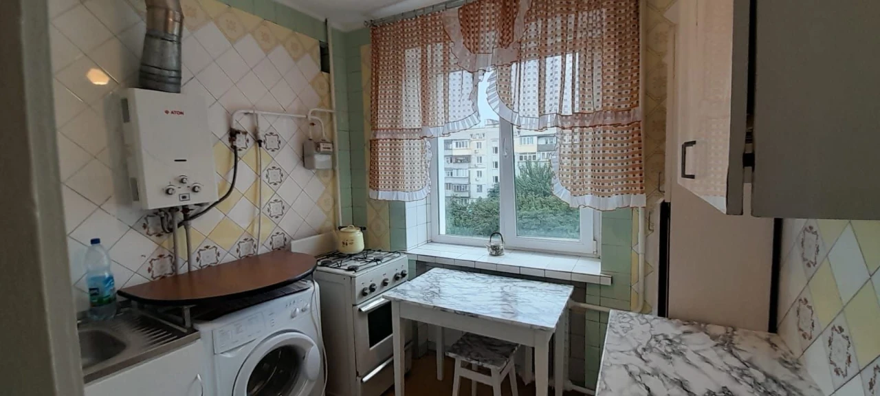 3-room apartment on Sobornyi, can be purchased through DERZPROGRAM