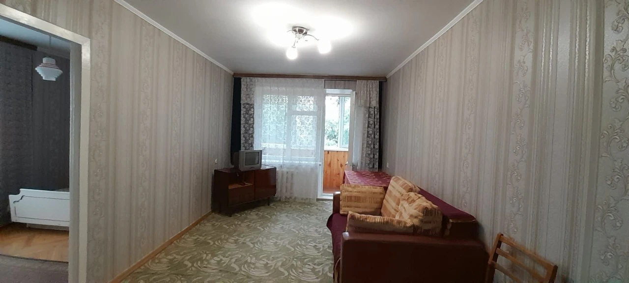 3-room apartment on Sobornyi, can be purchased through DERZPROGRAM