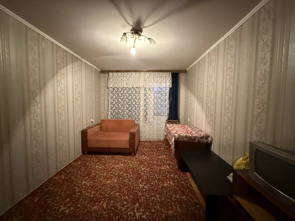 3-room apartment on Sobornyi, can be purchased through DERZPROGRAM