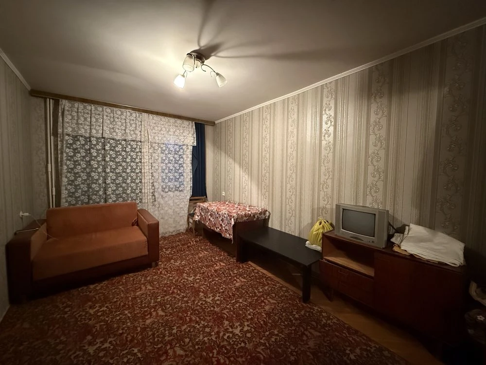 3-room apartment on Sobornyi, can be purchased through DERZPROGRAM