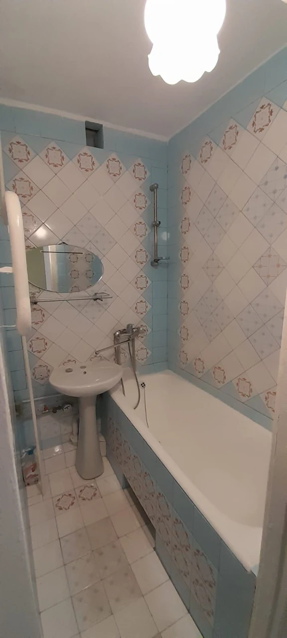 3-room apartment on Sobornyi, can be purchased through DERZPROGRAM
