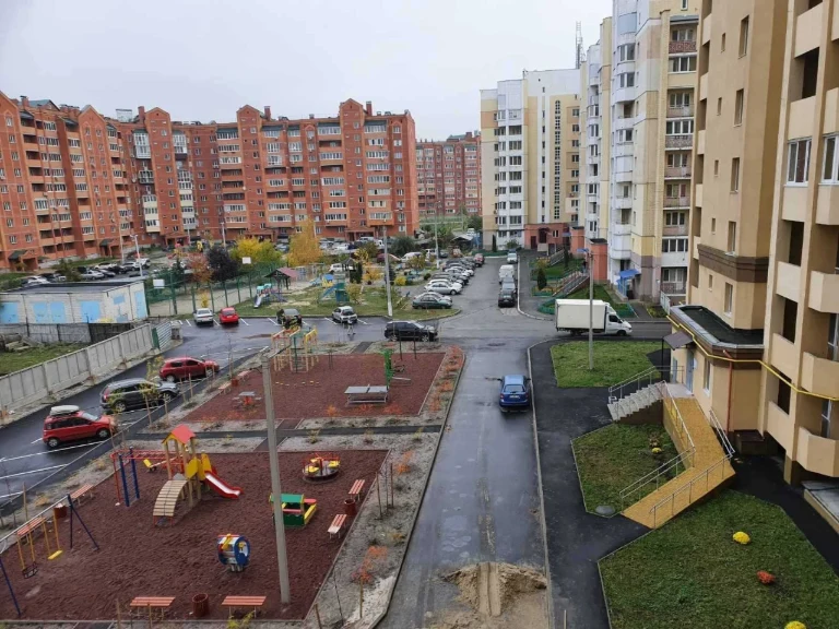 Продам 2-кім. квартиру 80,9 кв.м від власника, Бориспіль, ву