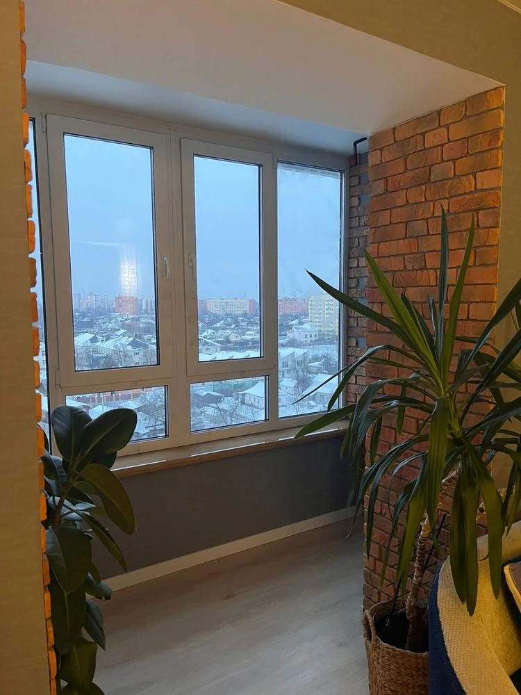 Продаж: 2-кімнатна квартира + кухня-студія, 80 кв.м, м. Бориспіль, вул. Голо