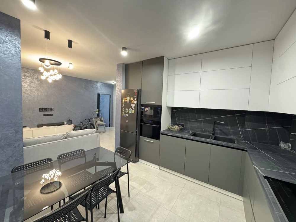 Квартира в ЖК "Графіт", Бориспіль, 2 поверхи, 109 м² с ремонтом