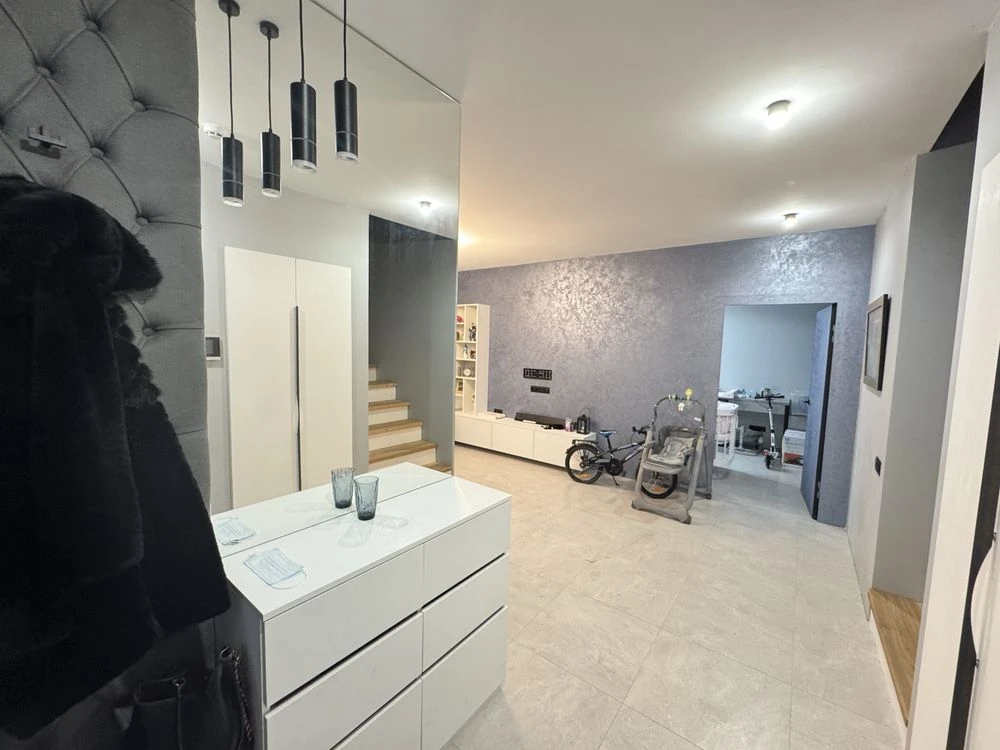 Квартира в ЖК "Графіт", Бориспіль, 2 поверхи, 109 м² с ремонтом