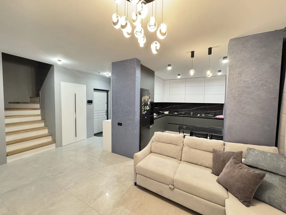 Квартира в ЖК "Графіт", Бориспіль, 2 поверхи, 109 м² с ремонтом