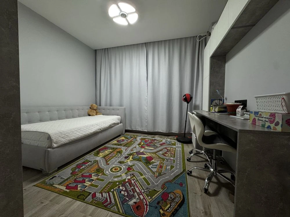 Квартира в ЖК "Графіт", Бориспіль, 2 поверхи, 109 м² с ремонтом