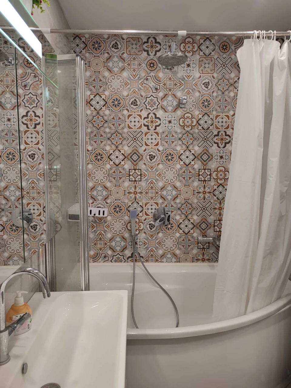 Sale of a 3-room apartment with furniture on Kyiv Street