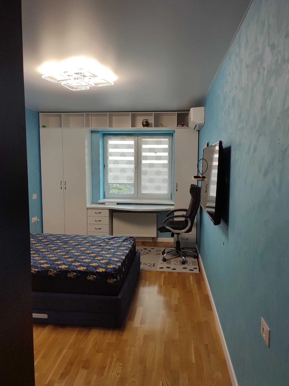 Sale of a 3-room apartment with furniture on Kyiv Street