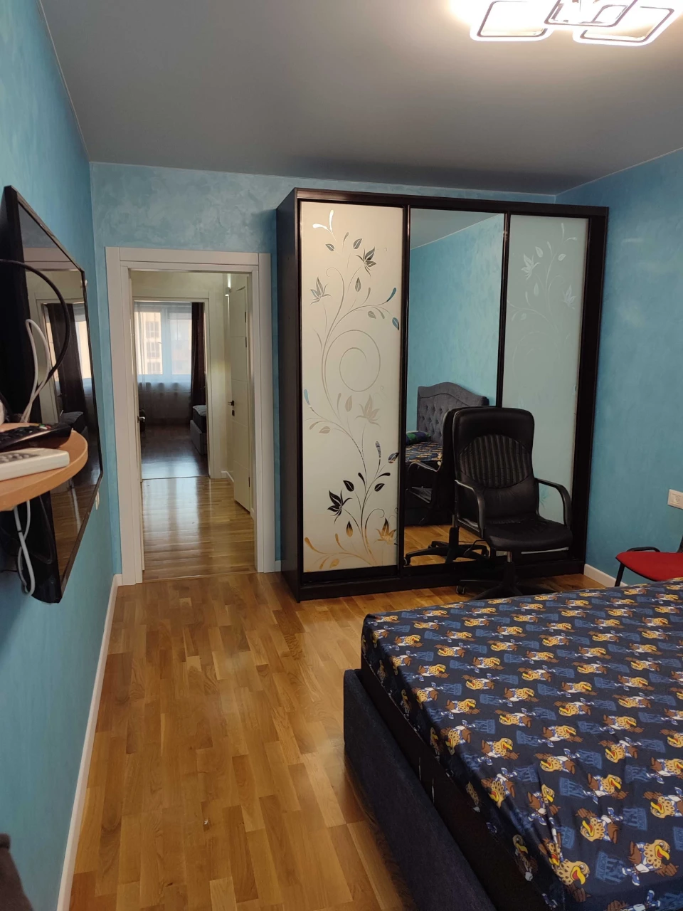 Sale of a 3-room apartment with furniture on Kyiv Street