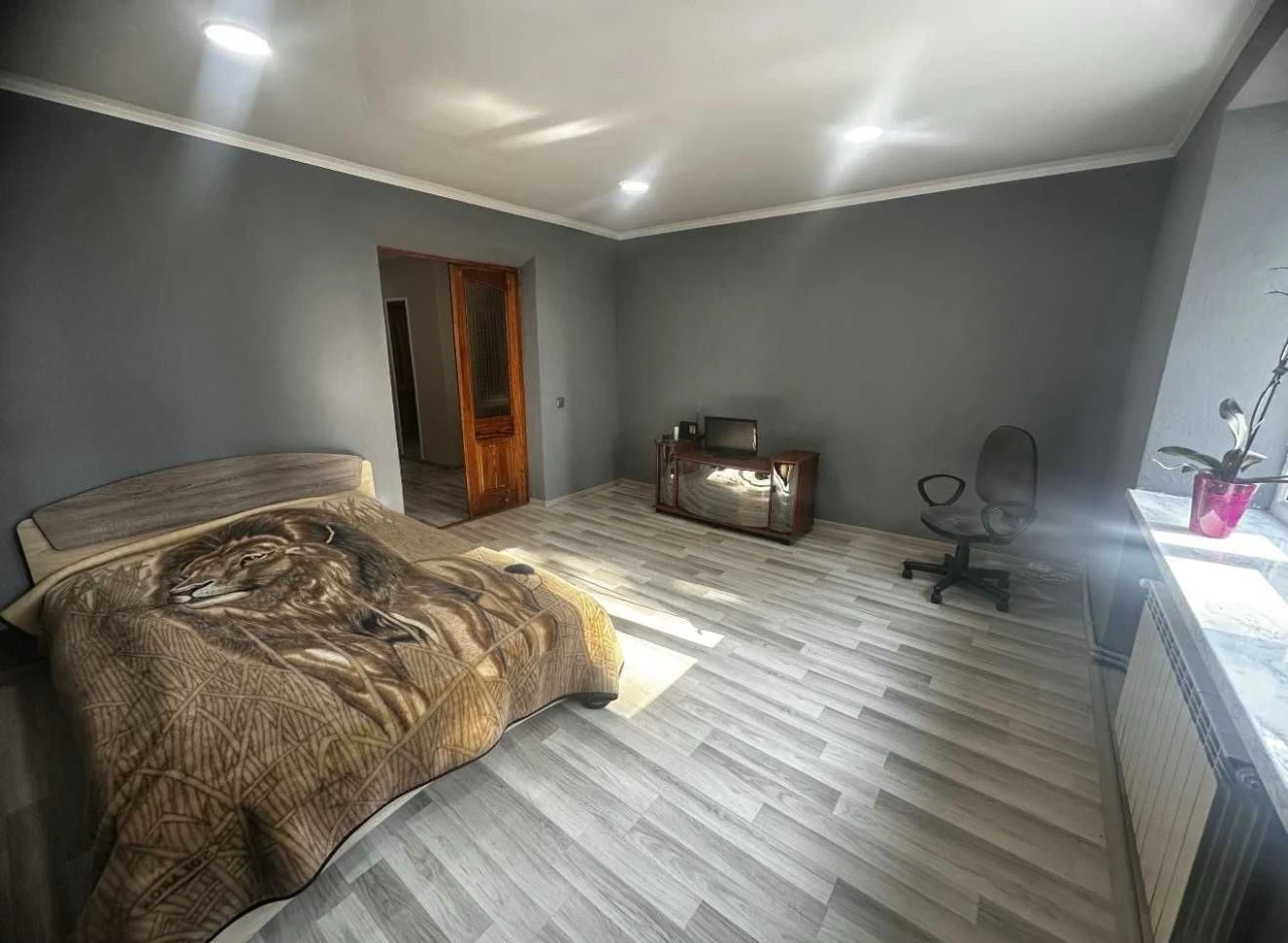 For Sale: 2-room apartment in village Gora