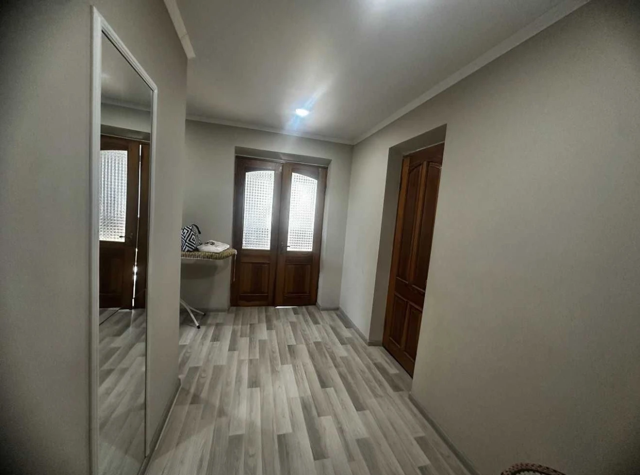 For Sale: 2-room apartment in village Gora