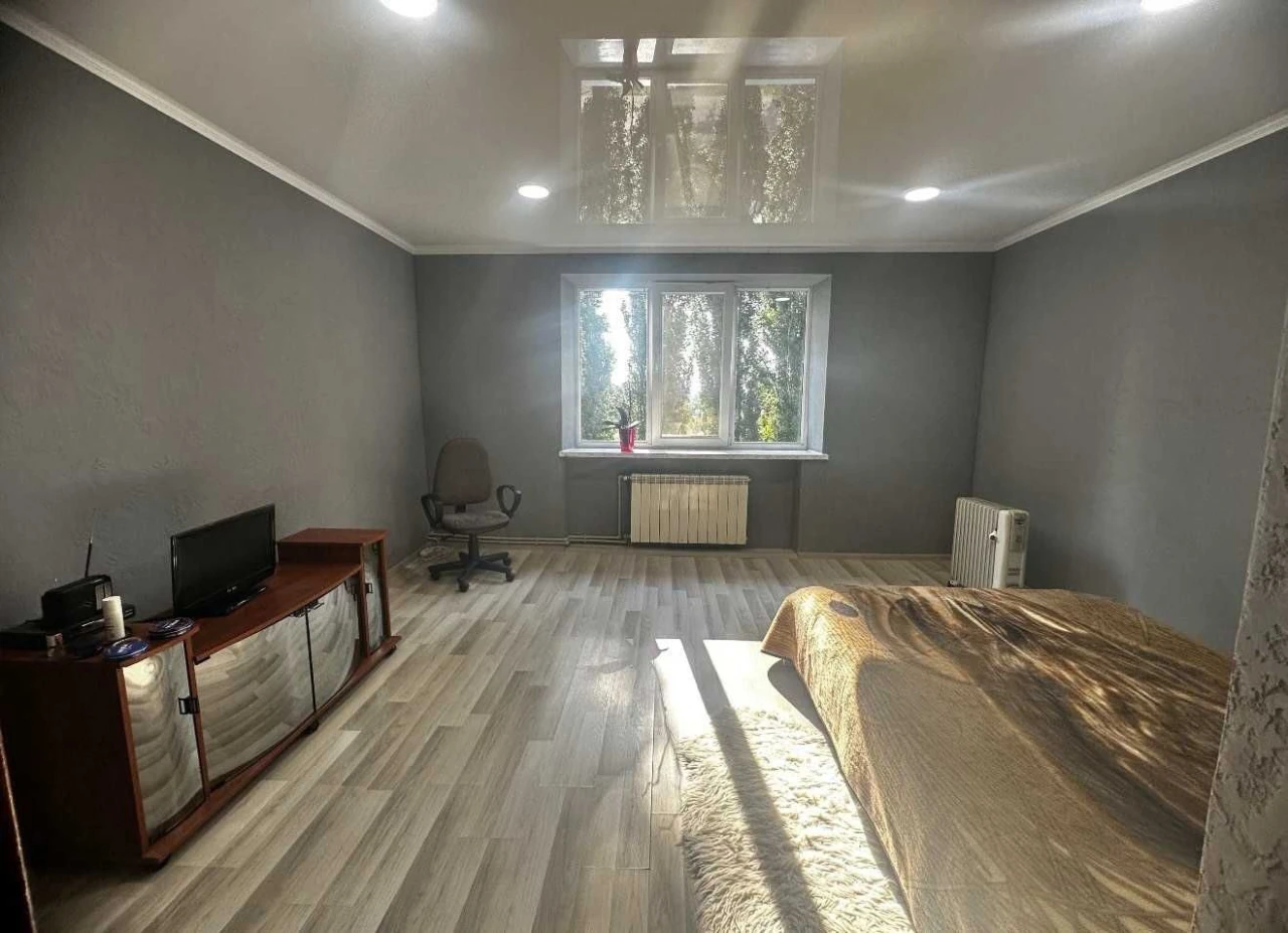 For Sale: 2-room apartment in village Gora