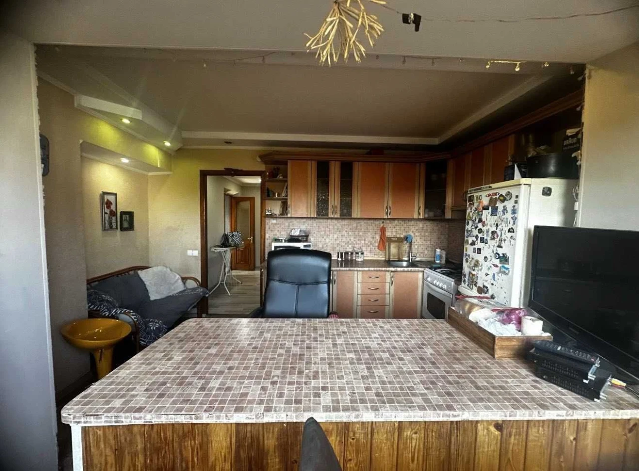 For Sale: 2-room apartment in village Gora