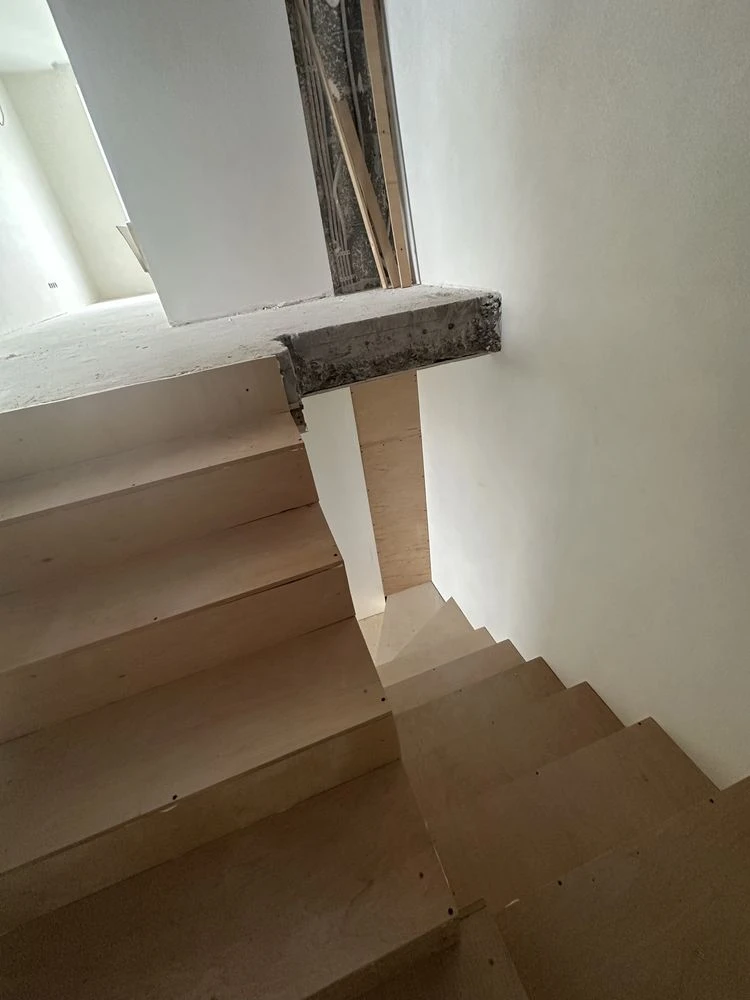Продаж 2-х рівневоі квартири 135 кв. м по вул. Лютнева  ЖК П
