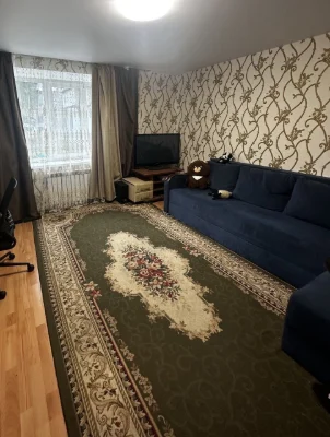 Selling 3-bedroom apartment