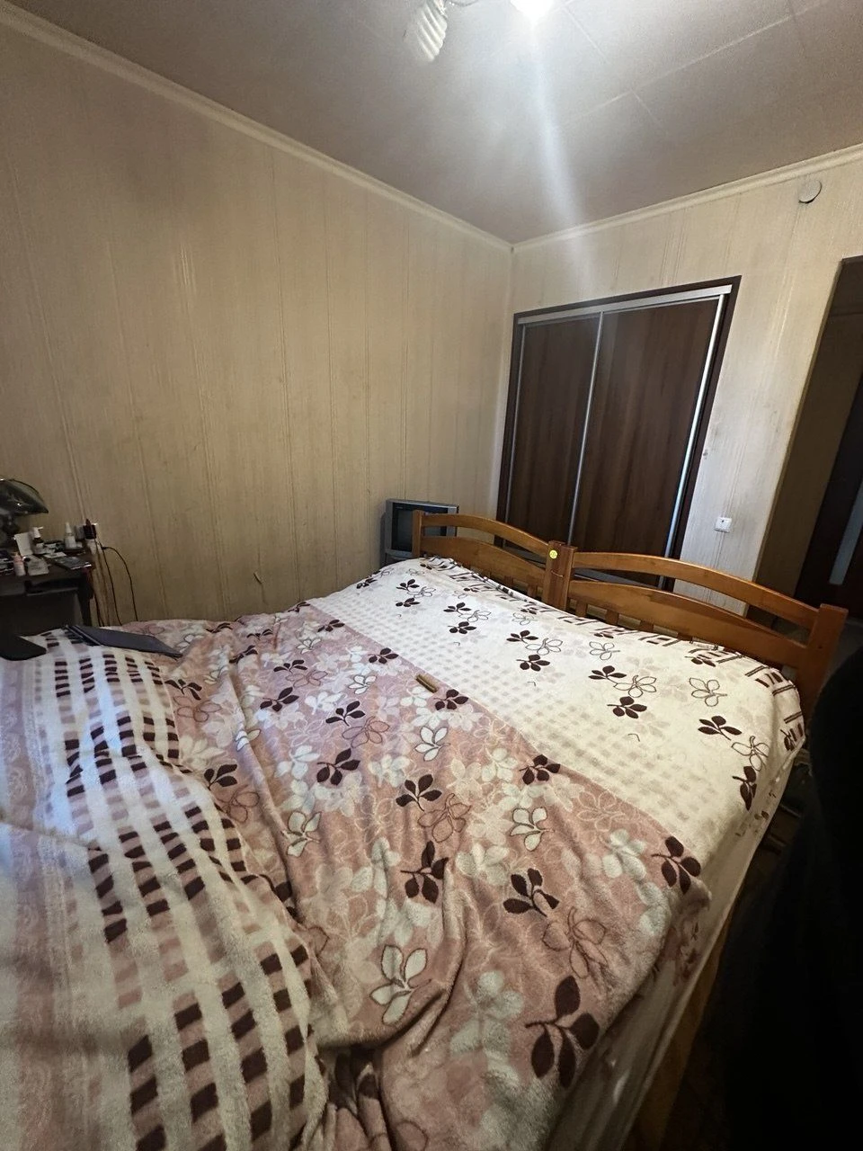 Selling 3-bedroom apartment