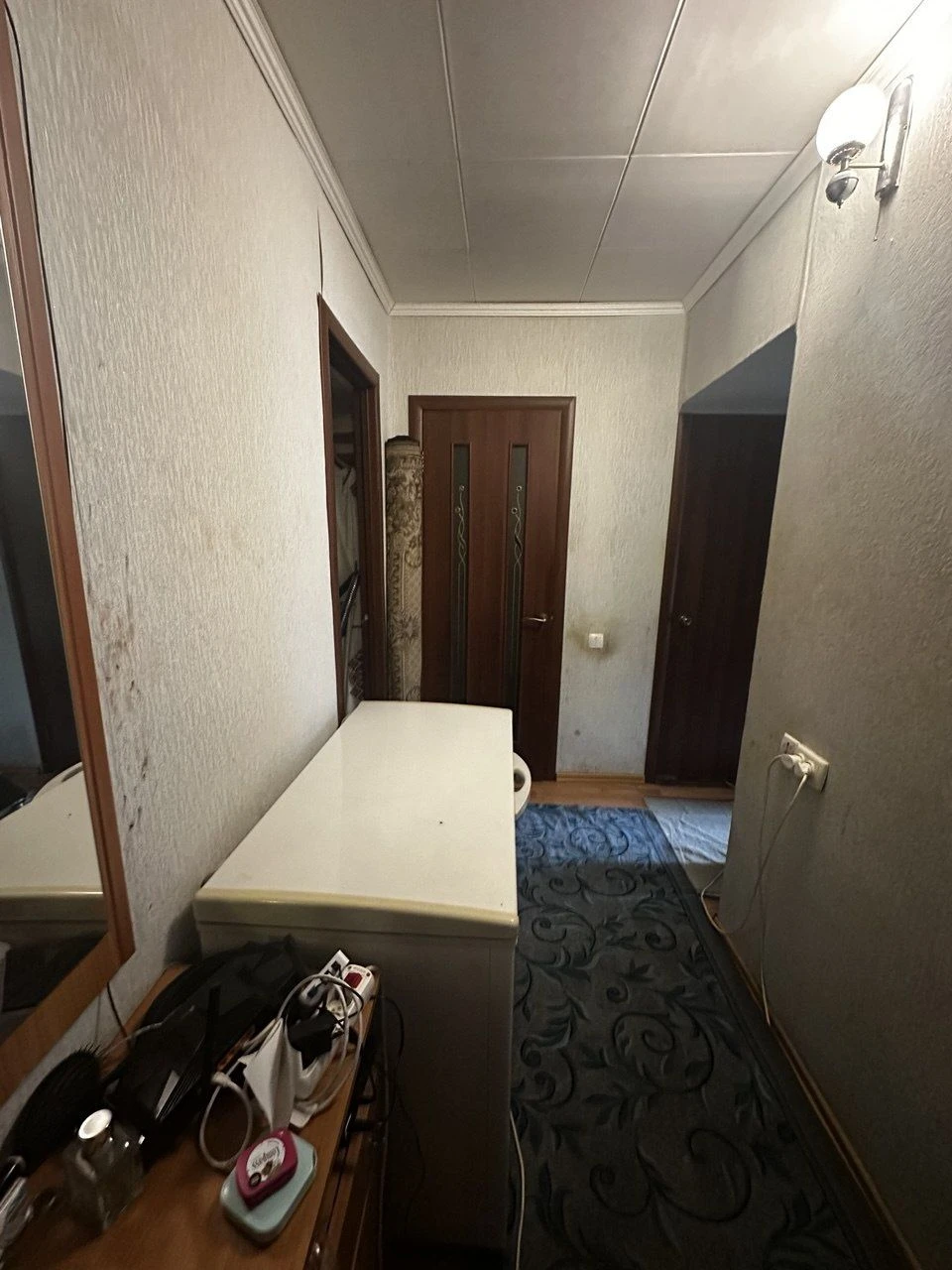 Selling 3-bedroom apartment
