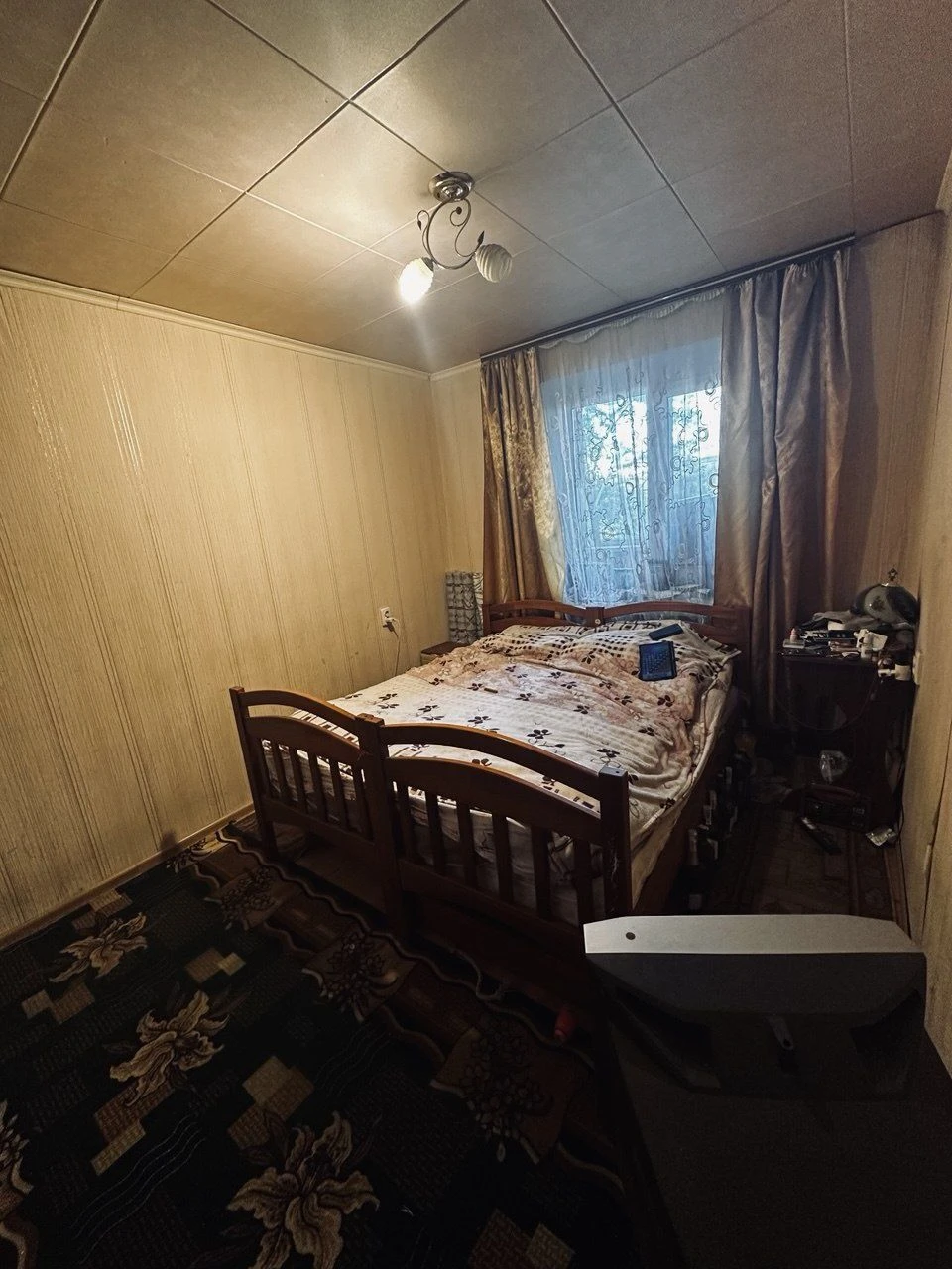 Selling 3-bedroom apartment