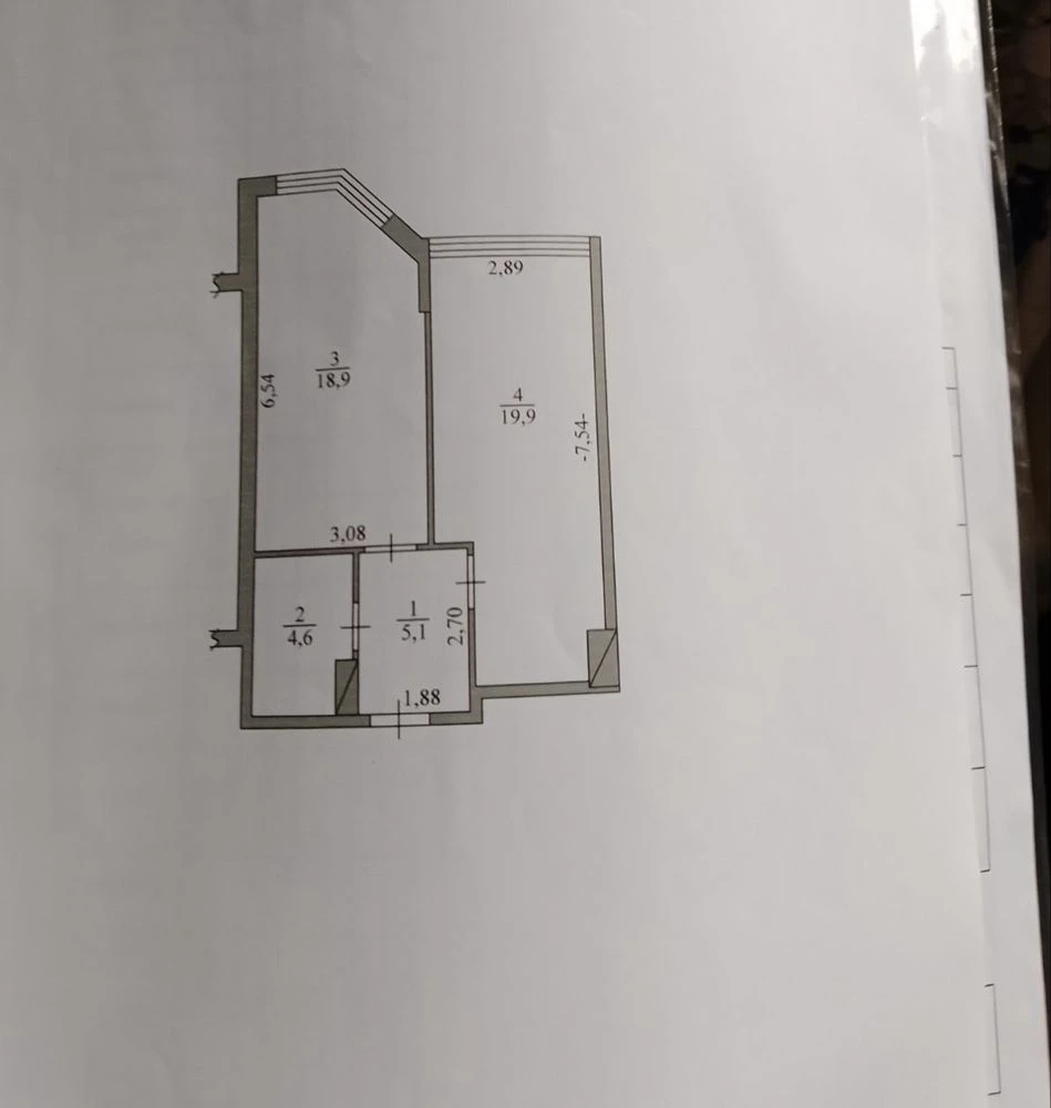 Sale of a 1-bedroom apartment with a kitchen of 20 m² in a RENOVATED building
