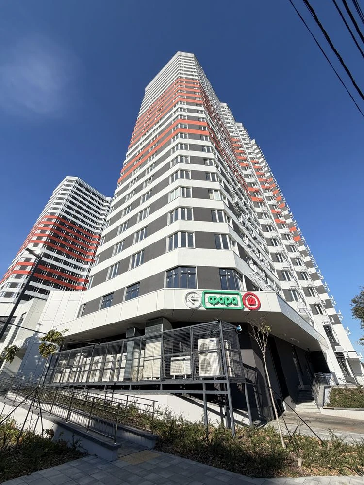 Sale of a 1-bedroom apartment with a kitchen of 20 m² in a RENOVATED building