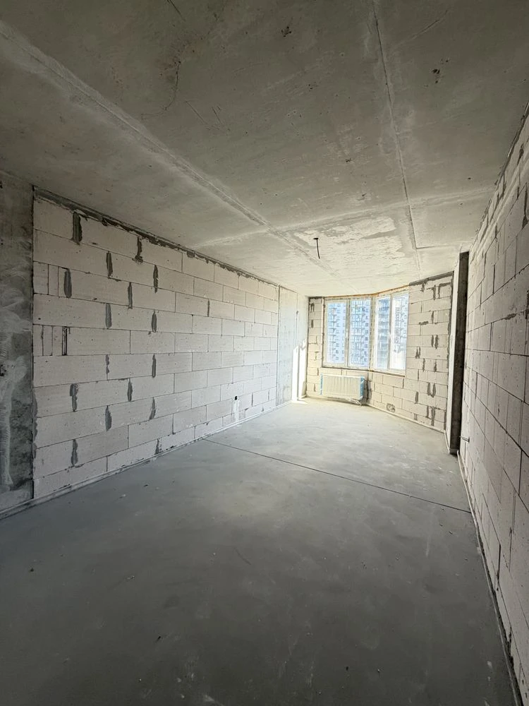 Sale of a 1-bedroom apartment with a kitchen of 20 m² in a RENOVATED building