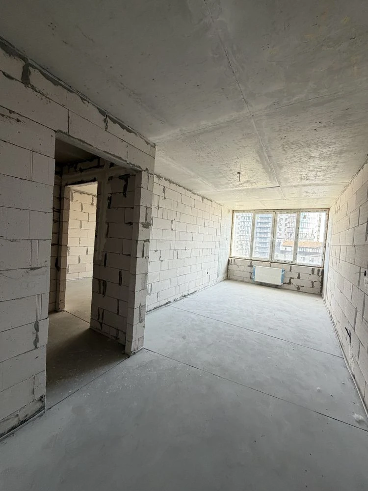 Sale of a 1-bedroom apartment with a kitchen of 20 m² in a RENOVATED building