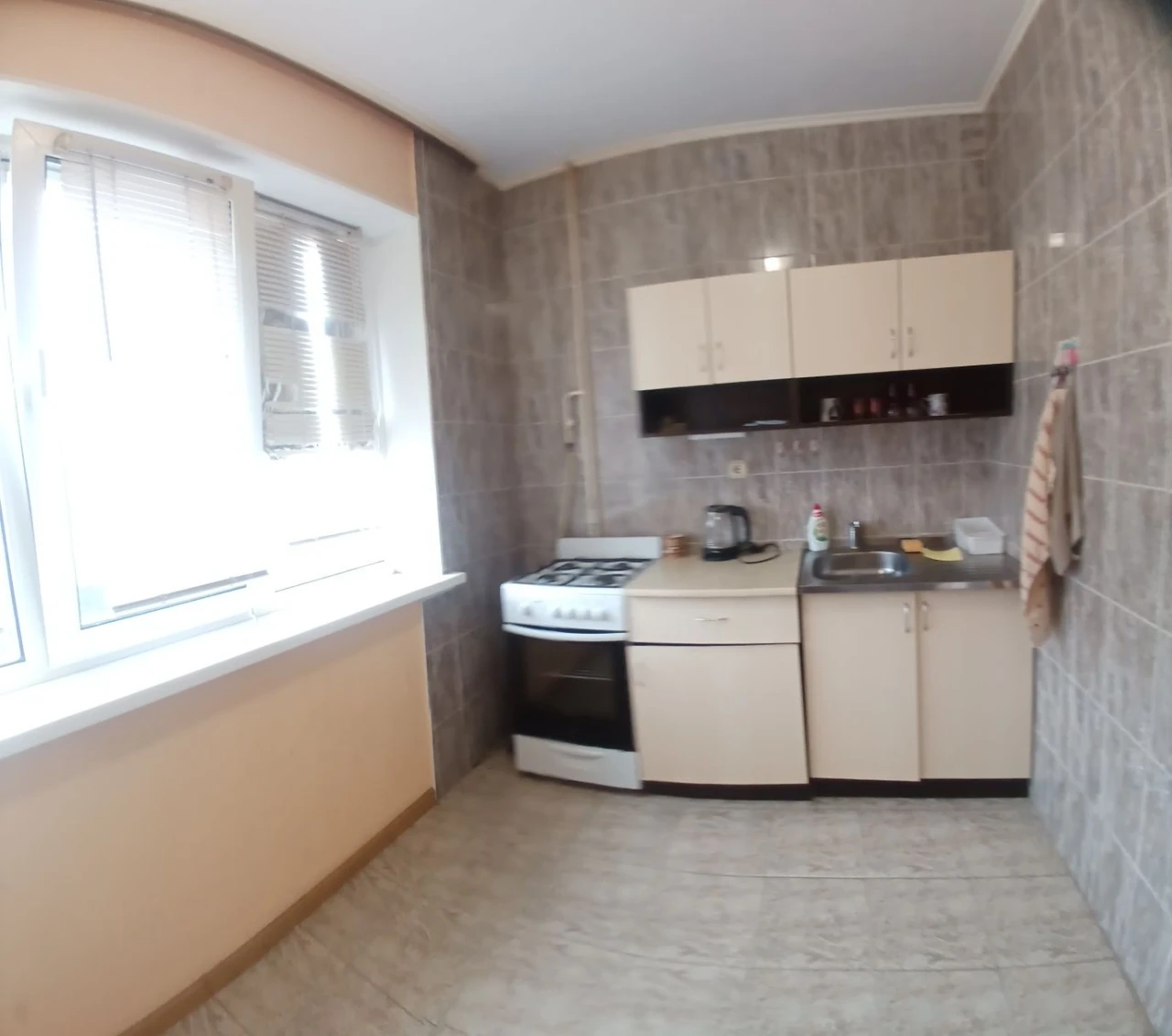 Продається 1-кімнатна квартира, вул. Чорних Запорожців, 52, 8