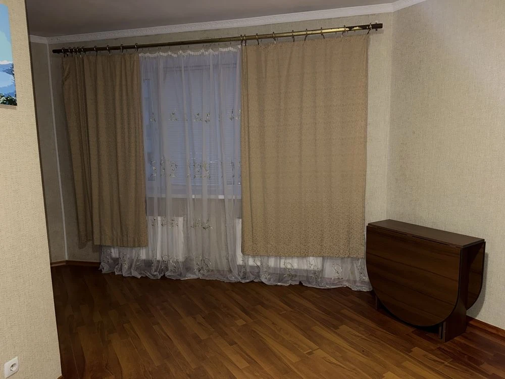 Продается 1-комнатная квартира на Грушевского, 21