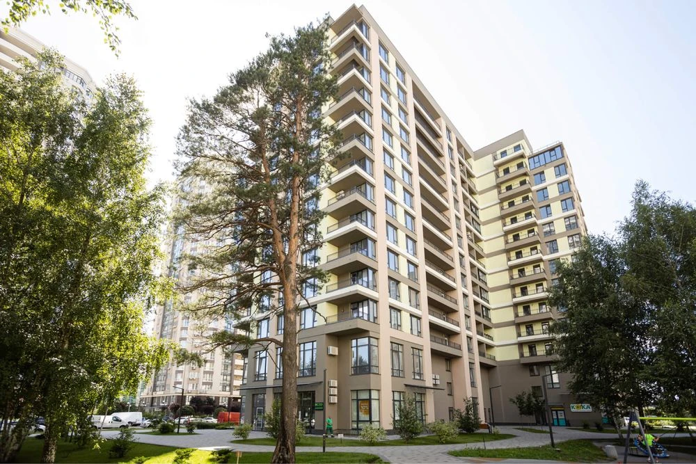 Продаю квартиру в ЖК "Крона Парк 2". 2 комнаты. Срочно