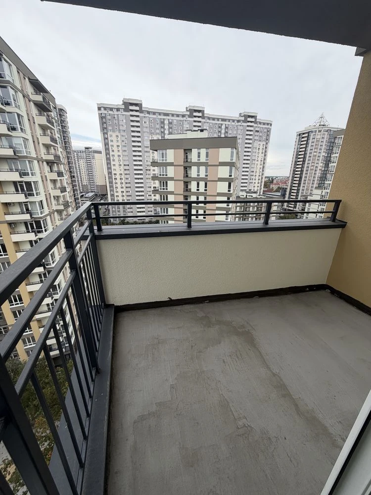 Продаю квартиру в ЖК "Крона Парк 2". 2 комнаты. Срочно