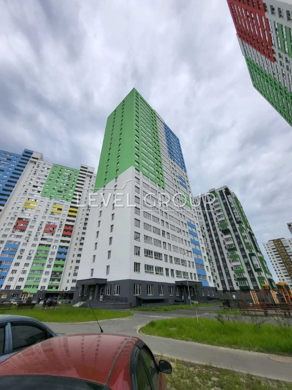 Продаж просторої однокімнатної квартири 42 м. кв. в ЖК Атлан