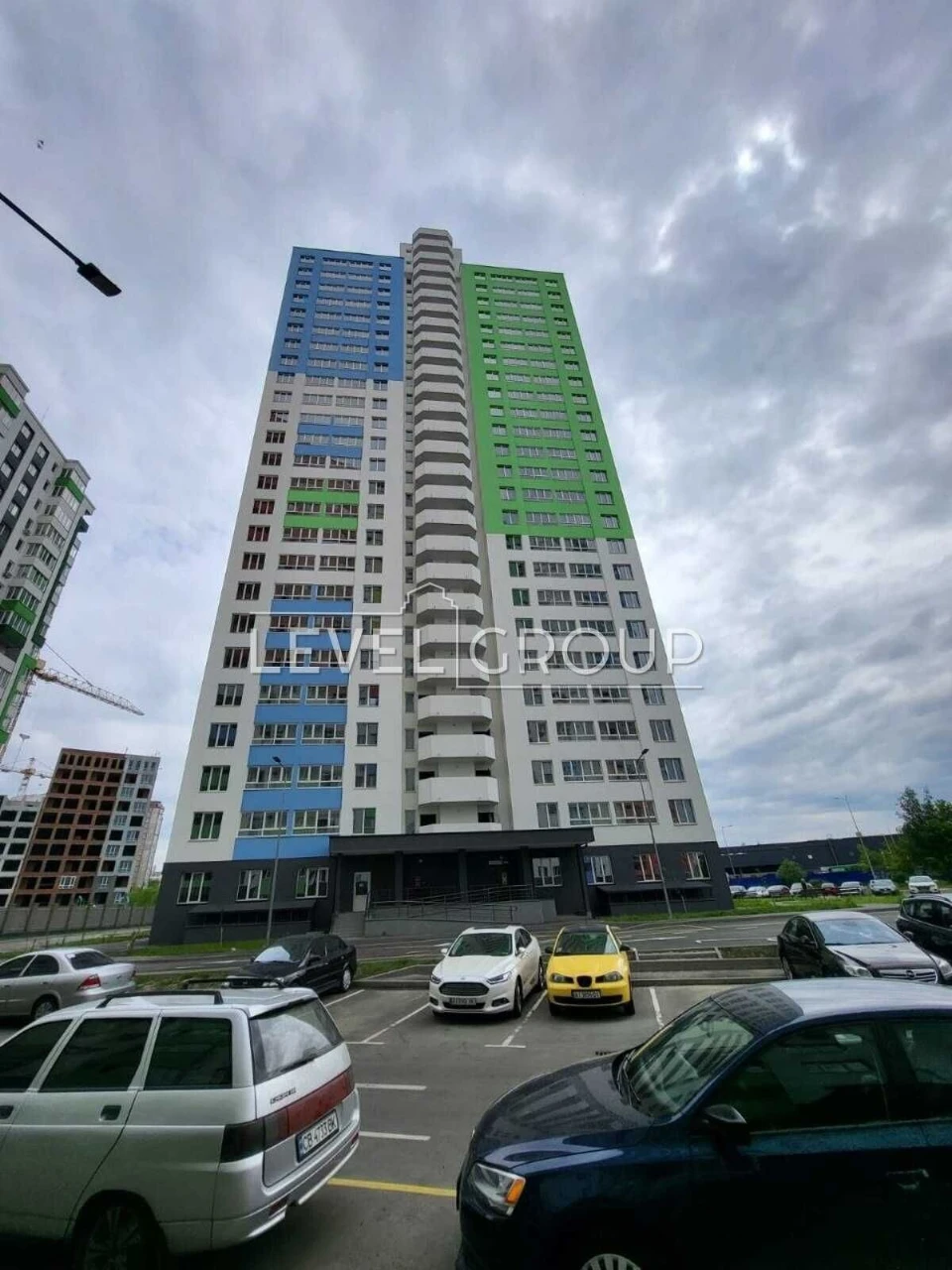 Продаж просторої однокімнатної квартири 42 м. кв. в ЖК Атлан