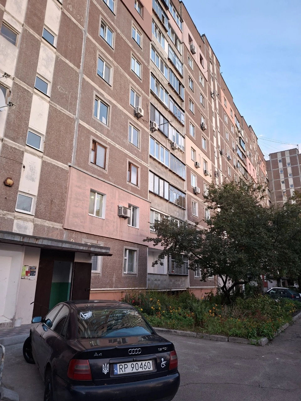 Sale of a 2-room apartment on Грушевського Street!