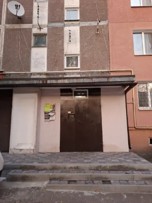 Sale of a 2-room apartment on Грушевського Street!