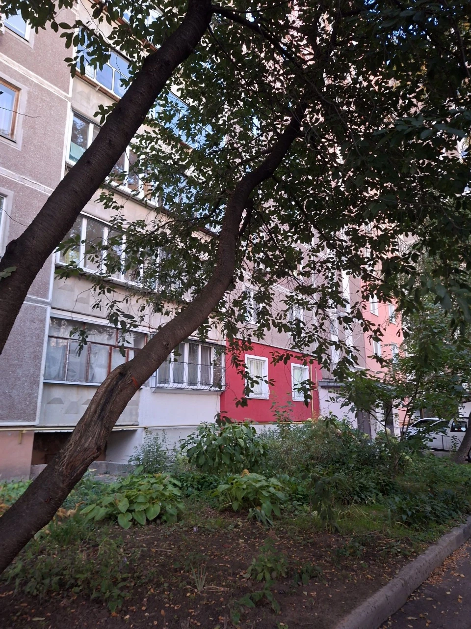 Sale of a 2-room apartment on Грушевського Street!