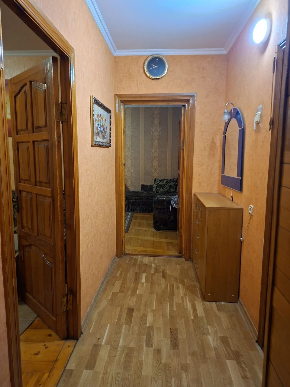 Sale of a 2-room apartment on Грушевського Street!