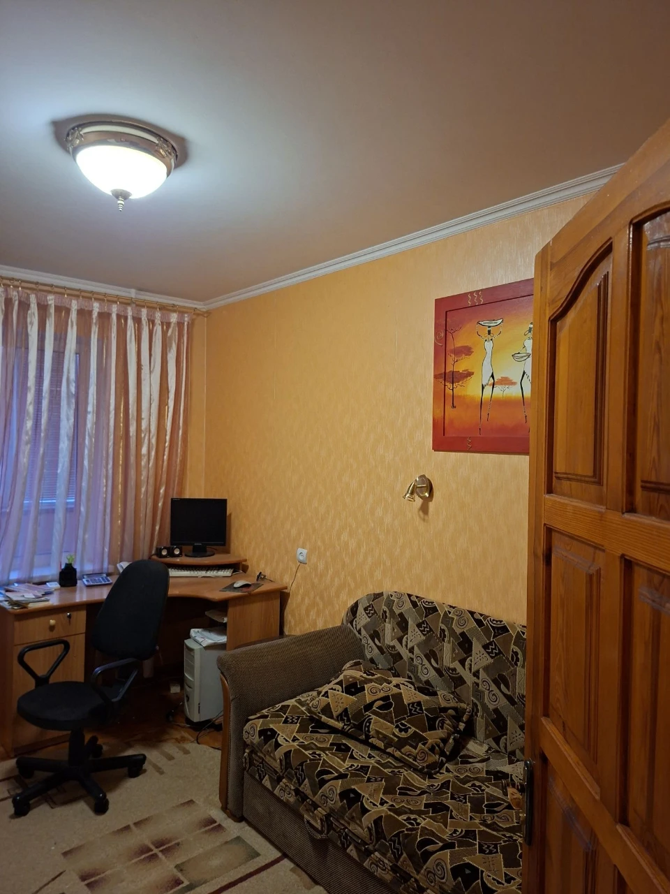 Sale of a 2-room apartment on Грушевського Street!