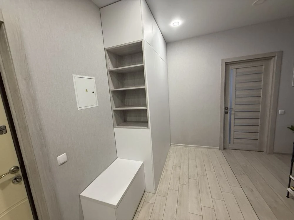 Spacious 3-bedroom Euro-style apartment for sale in Savanna Sity residential complex