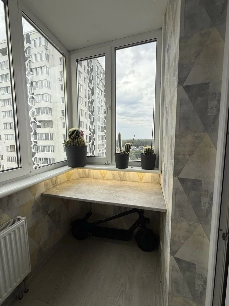 Spacious 3-bedroom Euro-style apartment for sale in Savanna Sity residential complex