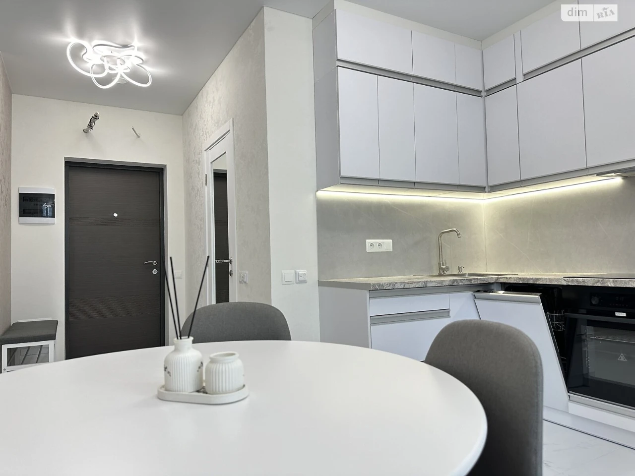 Sale Apartment in Kroyna Park 2