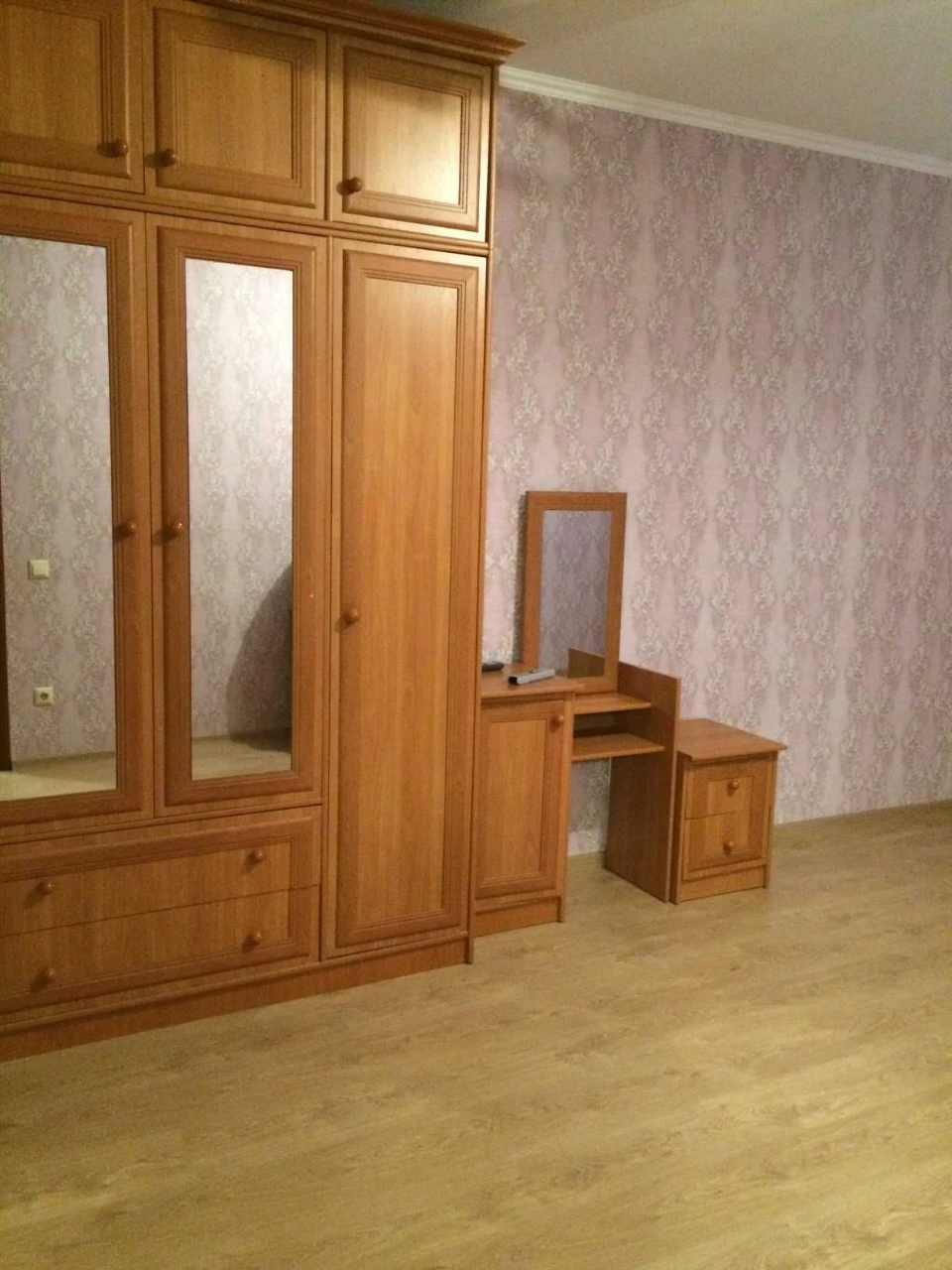 3-кімнатна квартира, район парку, вулиця Грушевського, 17Г, є газ, можливо