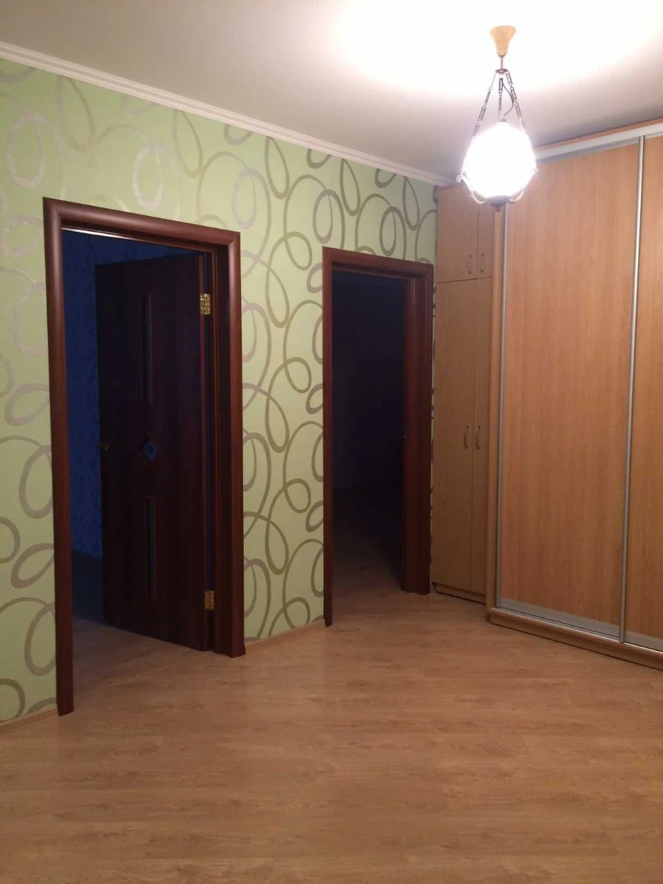 3-кімнатна квартира, район парку, вулиця Грушевського, 17Г, є газ, можливо