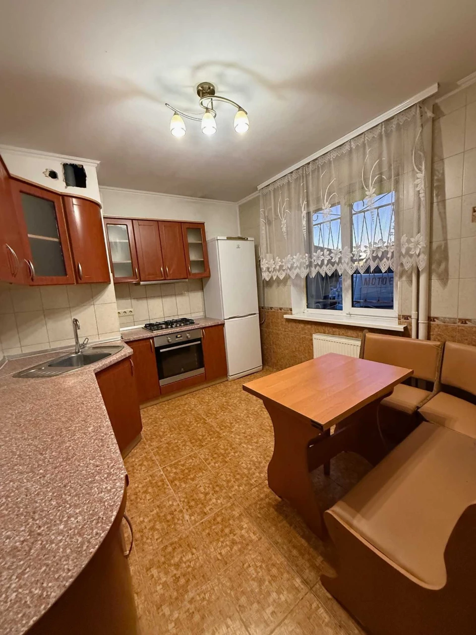 3-кімнатна квартира, район парку, вулиця Грушевського, 17Г, є газ, можливо