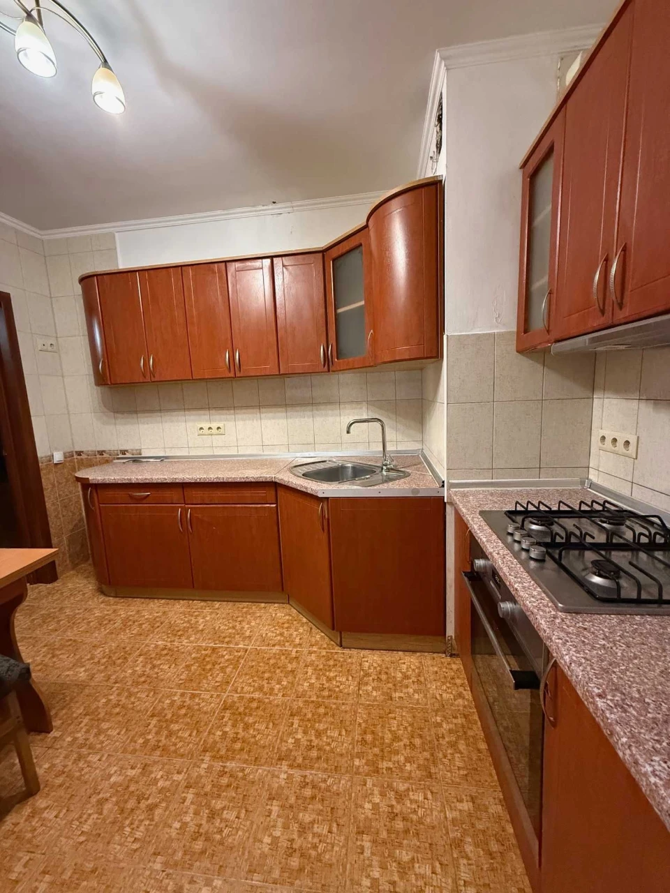 3-кімнатна квартира, район парку, вулиця Грушевського, 17Г, є газ, можливо