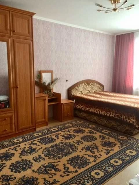 3-кімнатна квартира, район парку, вулиця Грушевського, 17Г, є газ, можливо