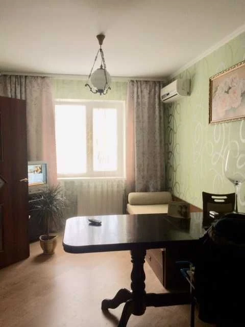 3-кімнатна квартира, район парку, вулиця Грушевського, 17Г, є газ, можливо